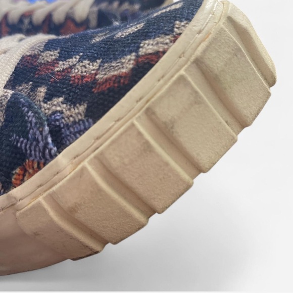 Sold - Picture 4 of 7